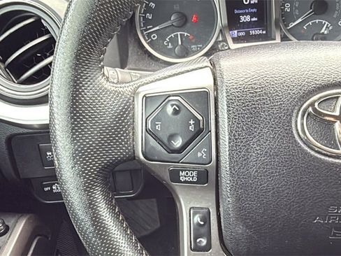 Used 2021 Toyota Tacoma Limited image 17