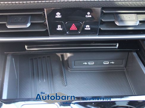 New 2026 Volkswagen Atlas Cross Sport SEL AWD/4WD image 16