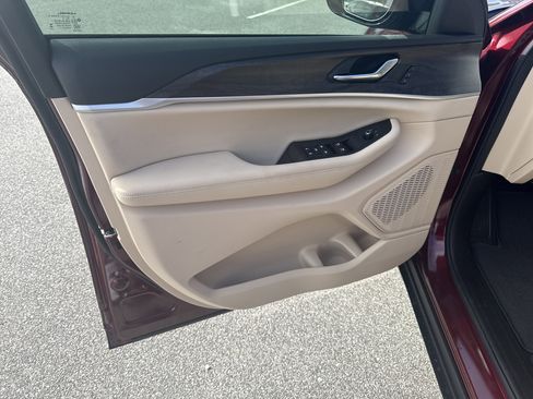 New 2025 Jeep Grand Cherokee Limited w/ Luxury Tech Group II RWD image 12