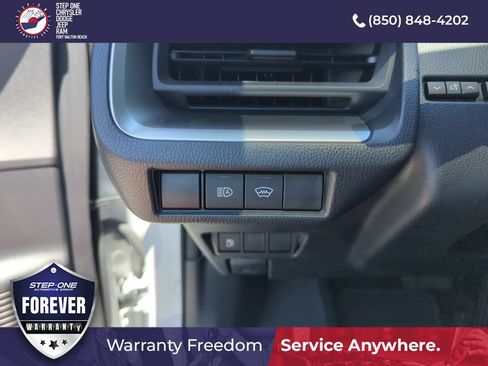 Used 2025 Toyota Prius LE FWD image 18
