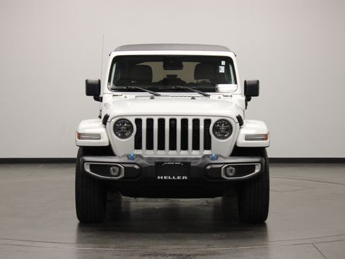 Used 2022 Jeep Wrangler Unlimited Sahara w/ Cold Weather Group AWD/4WD image 3