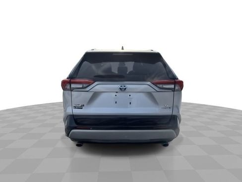 Used 2022 Toyota RAV4 SE w/ Convenience Package image 7