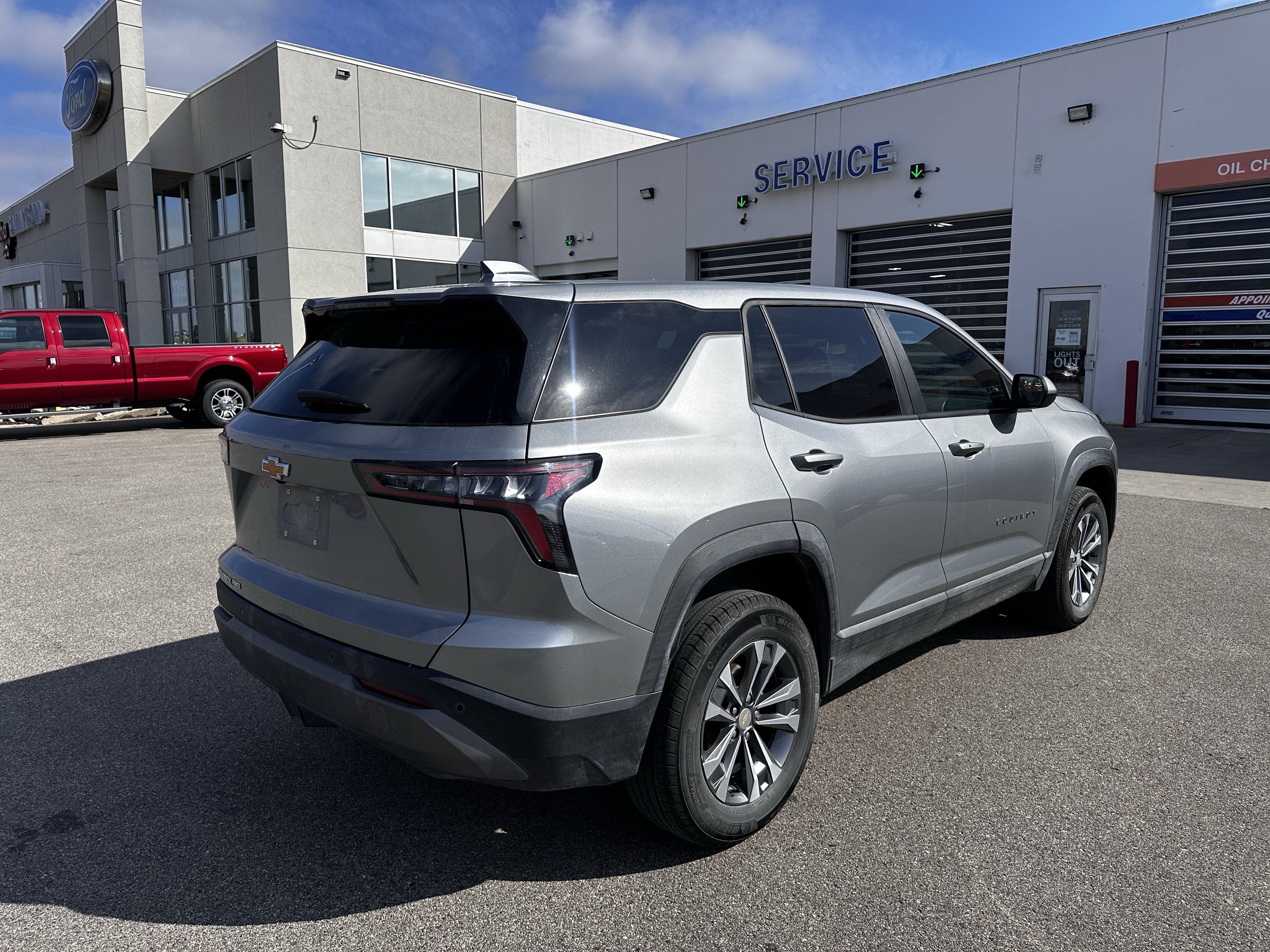 Used 2026 Chevrolet Equinox LT AWD/4WD image 5
