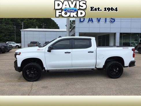 Used 2021 Chevrolet Silverado 1500 LT Trail Boss w/ Convenience Package II AWD/4WD image 4