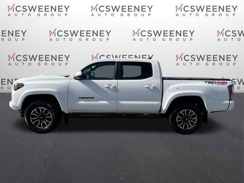 Used 2020 Toyota Tacoma TRD Sport w/ Technology Package AWD/4WD image 4