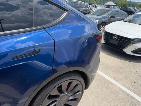 Used 2024 Tesla Model Y Performance AWD/4WD image 7