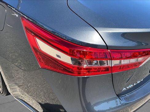 Used 2017 Toyota Avalon XLE w/ All Weather Liner Package FWD image 28