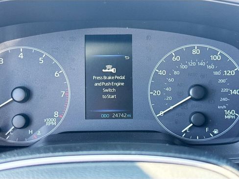 Used 2024 Toyota Corolla Cross LE w/ Moonroof Package FWD image 13