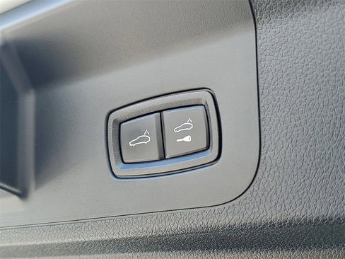 Used 2018 Porsche Panamera 4 w/ Premium Package Plus image 10