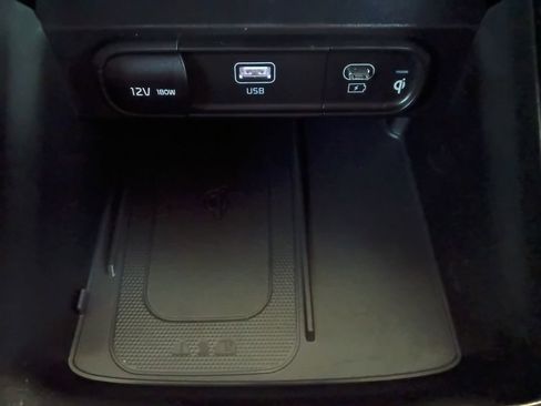 Used 2025 Kia Telluride AWD image 6