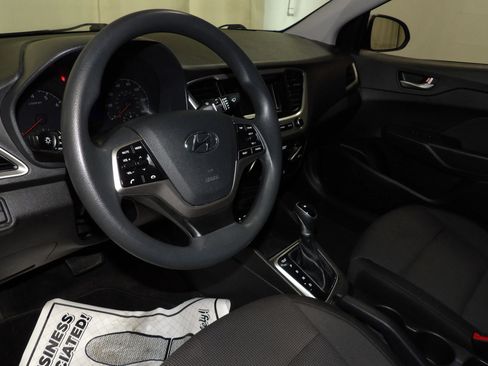 Used 2020 Hyundai Accent SE FWD image 8