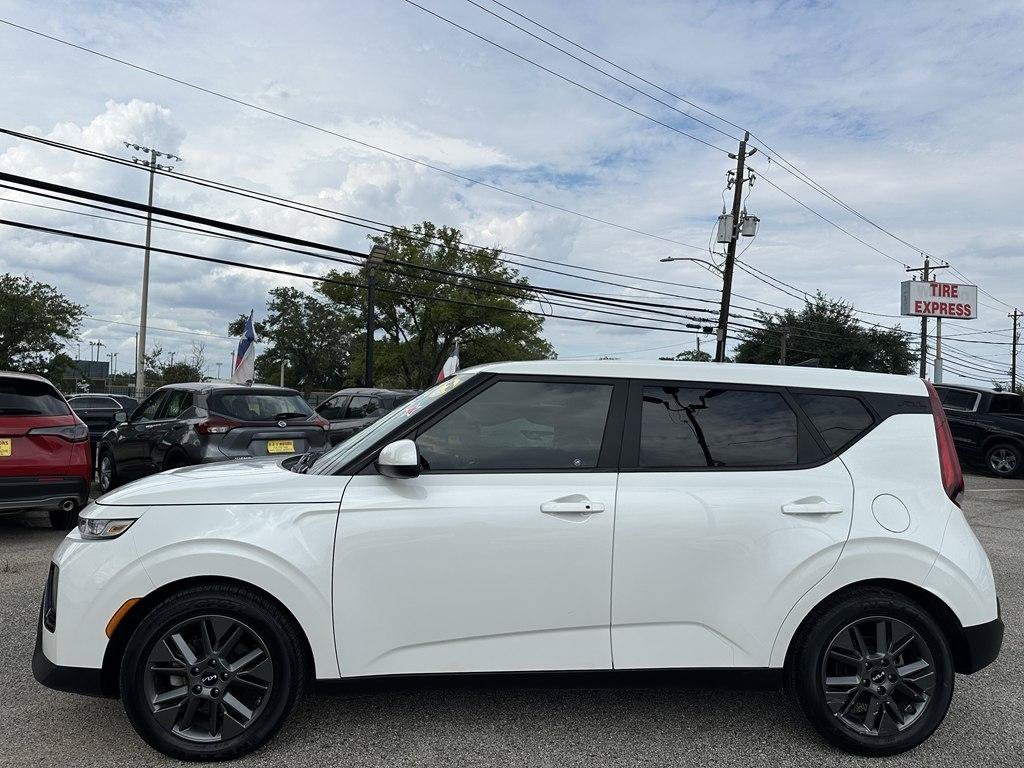Used 2022 Kia Soul EX FWD image 5