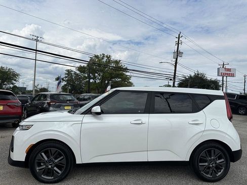 Used 2022 Kia Soul EX FWD image 5