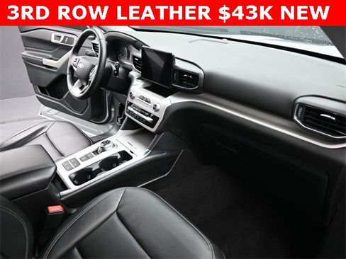 Used 2024 Ford Explorer XLT w/ Equipment Group 202A image 25