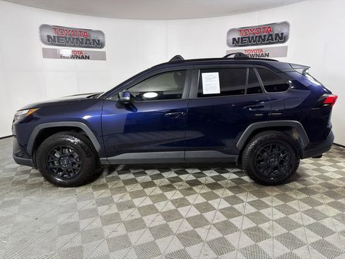 Used 2022 Toyota RAV4 XLE w/ Convenience Package AWD/4WD image 7