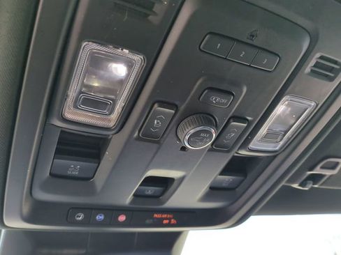 Used 2022 Cadillac Escalade ESV Premium Luxury AWD/4WD image 24