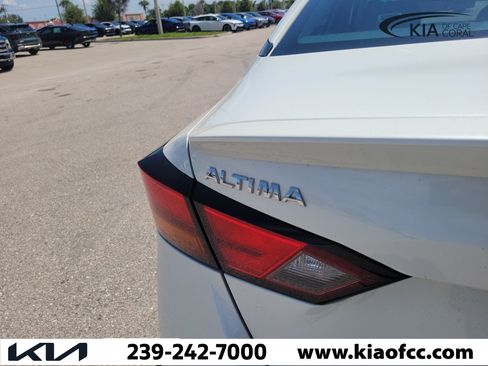 Used 2022 Nissan Altima 2.5 Platinum AWD/4WD image 13