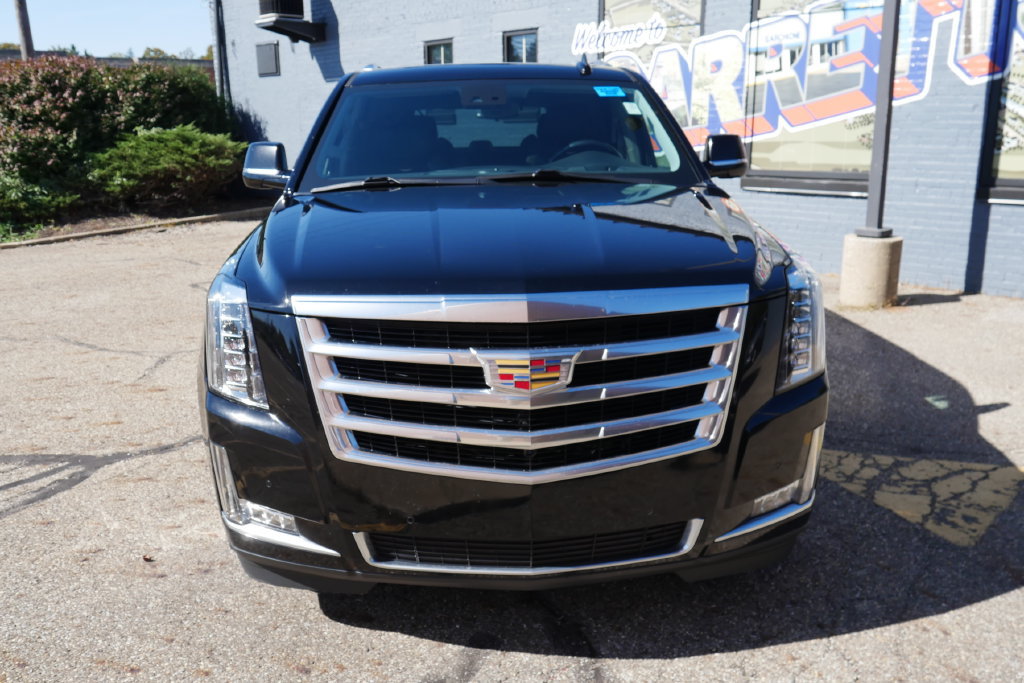 Used 2020 Cadillac Escalade Luxury AWD/4WD image 2
