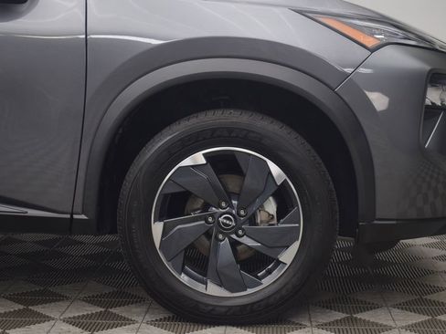 Used 2025 Nissan Rogue SV AWD/4WD image 29