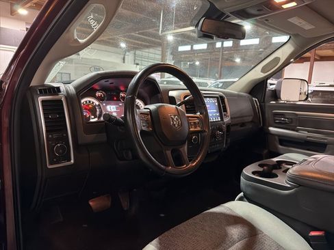 Used 2018 RAM 3500 SLT w/ Luxury Group AWD/4WD image 5