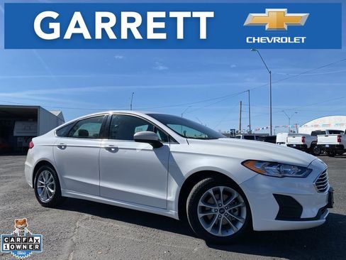 Used 2019 Ford Fusion SE image 1
