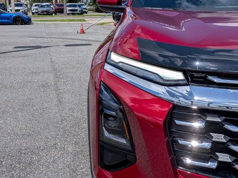 Certified 2026 Chevrolet Equinox LT w/ Convenience Package II FWD image 8