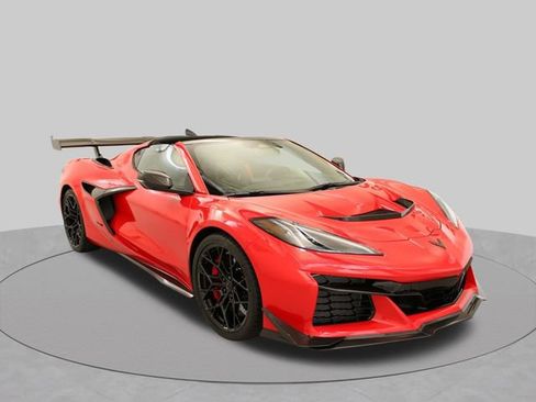 Used 2025 Chevrolet Corvette ZR1 w/ ZR1 Carbon Fiber Aero Package RWD image 10