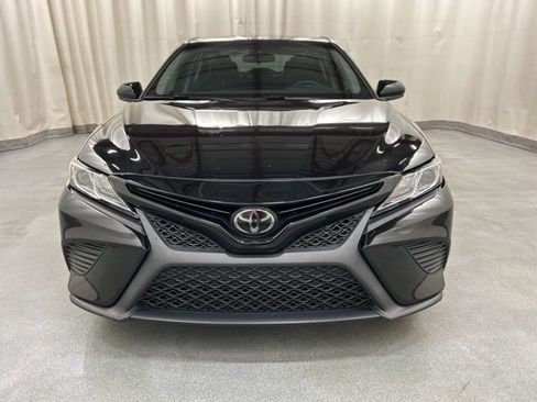 Used 2020 Toyota Camry SE FWD image 22