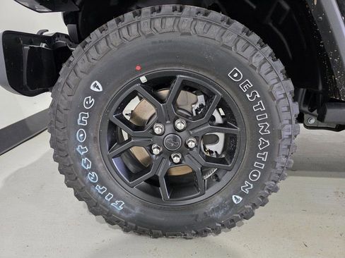 New 2025 Jeep Gladiator Willys image 8