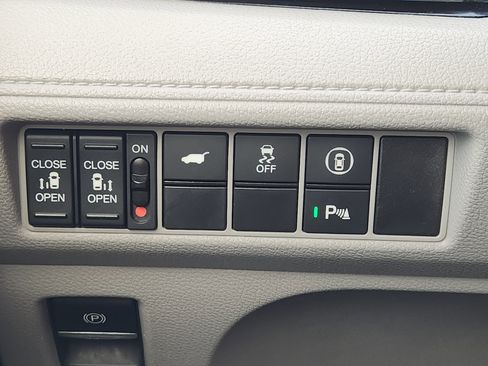 Certified 2023 Honda Odyssey Touring image 21