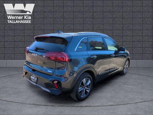 Certified 2022 Kia Niro EX image 5