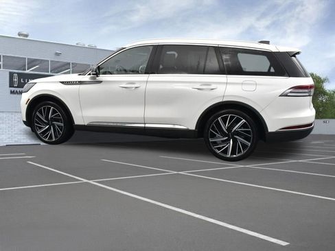New 2025 Lincoln Aviator Reserve w/ Equipment Group 201A AWD/4WD image 2