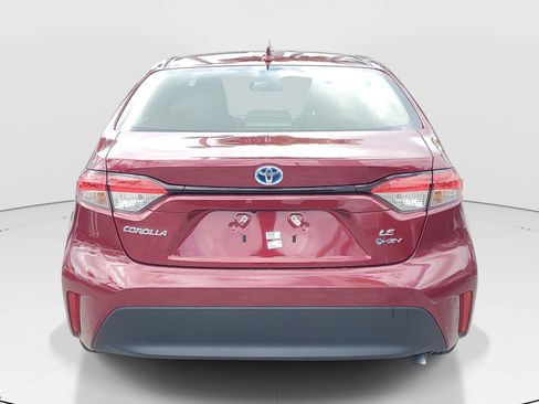Certified 2025 Toyota Corolla LE FWD image 4