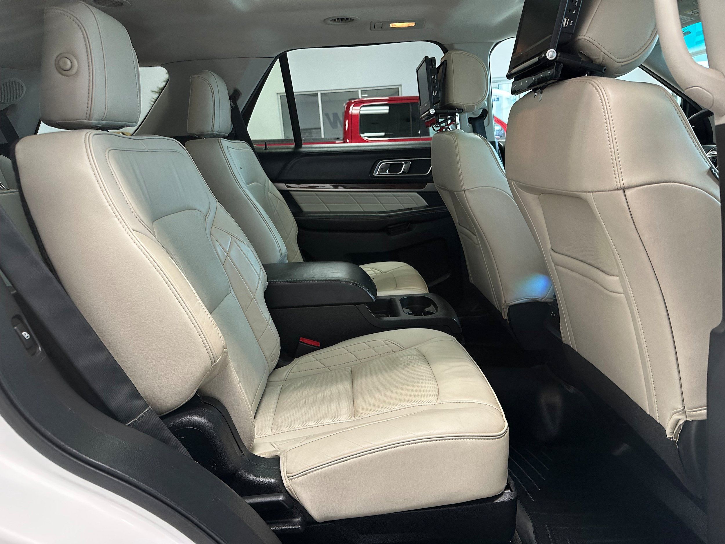Used 2016 Ford Explorer Platinum AWD/4WD image 14