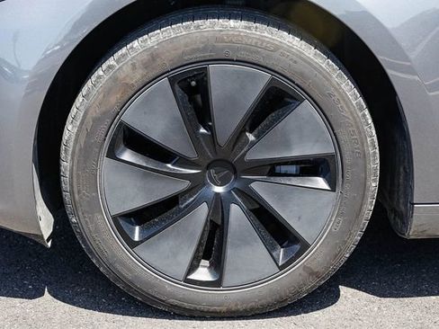 Used 2024 Tesla Model 3 Standard Range RWD image 9