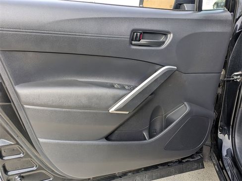 Used 2025 Toyota Corolla Cross LE image 11