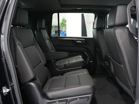 Used 2025 Chevrolet Suburban LT w/ Comfort Package AWD/4WD image 21