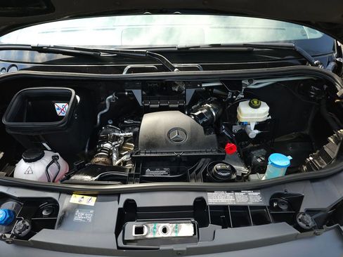 Used 2023 Mercedes-Benz Sprinter 2500 image 30