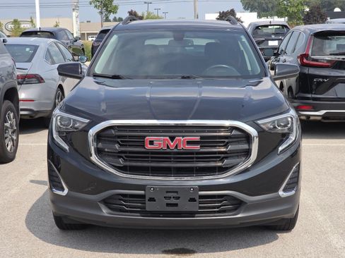 Used 2018 GMC Terrain SLE w/ Driver Convenience Package FWD image 8
