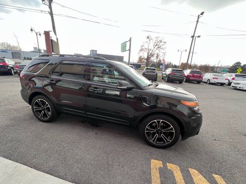 Used 2018 Ford Explorer Sport w/ Equipment Group 401A image 4