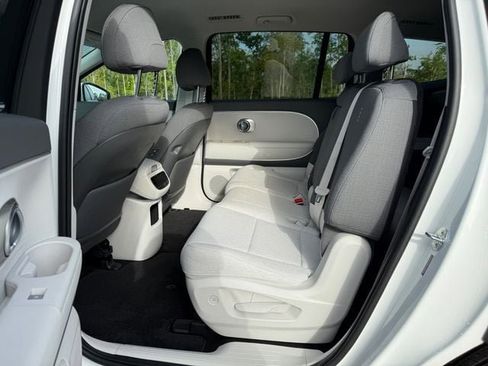 Used 2026 Hyundai Ioniq 9 SE image 6