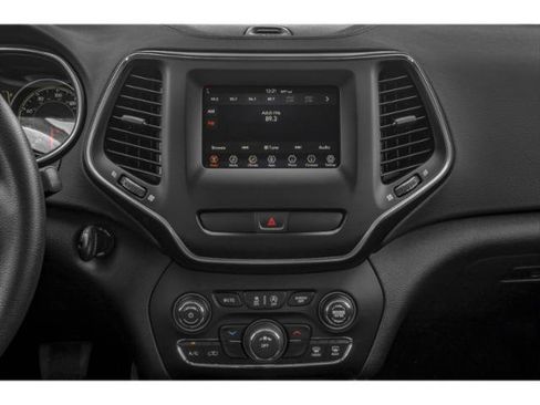 Used 2020 Jeep Cherokee Latitude Plus w/ Cold Weather Group AWD/4WD image 13