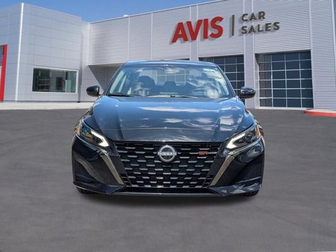 Used 2025 Nissan Altima 2.5 SR FWD image 10