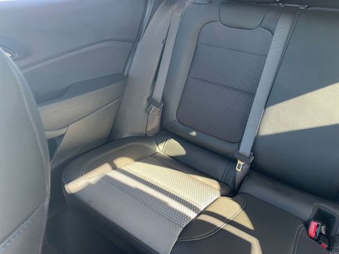 Used 2025 Chevrolet Trax LT image 37