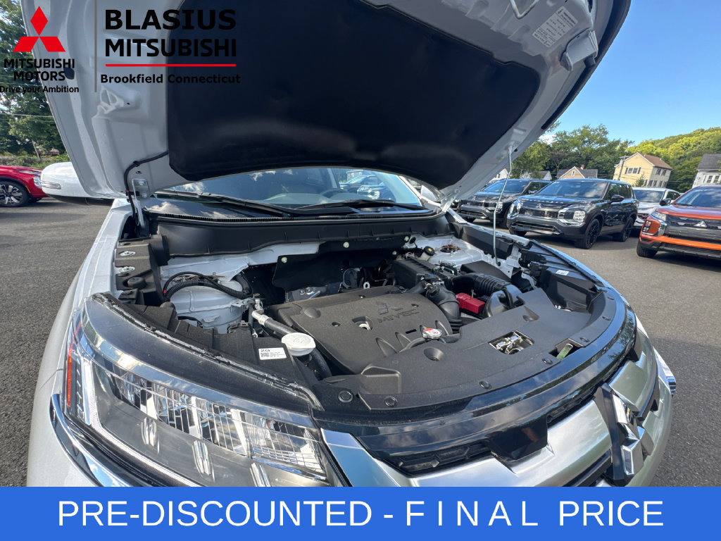 Used 2025 Mitsubishi Outlander Sport SE AWD/4WD image 42