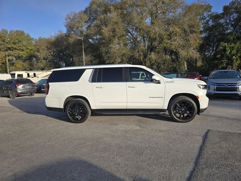 Used 2021 Chevrolet Suburban High Country image 3