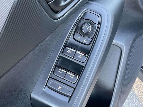 Certified 2024 Subaru Crosstrek 2.0i Premium image 6