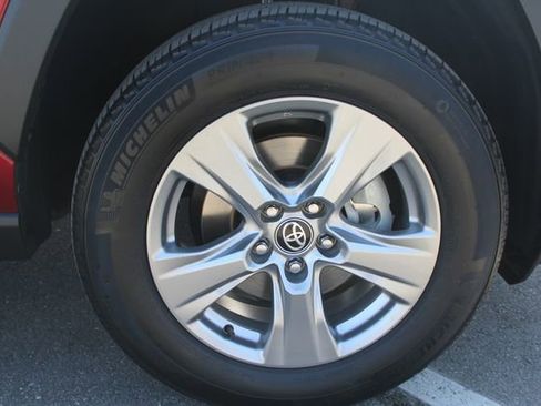 Certified 2023 Toyota RAV4 XLE FWD image 5