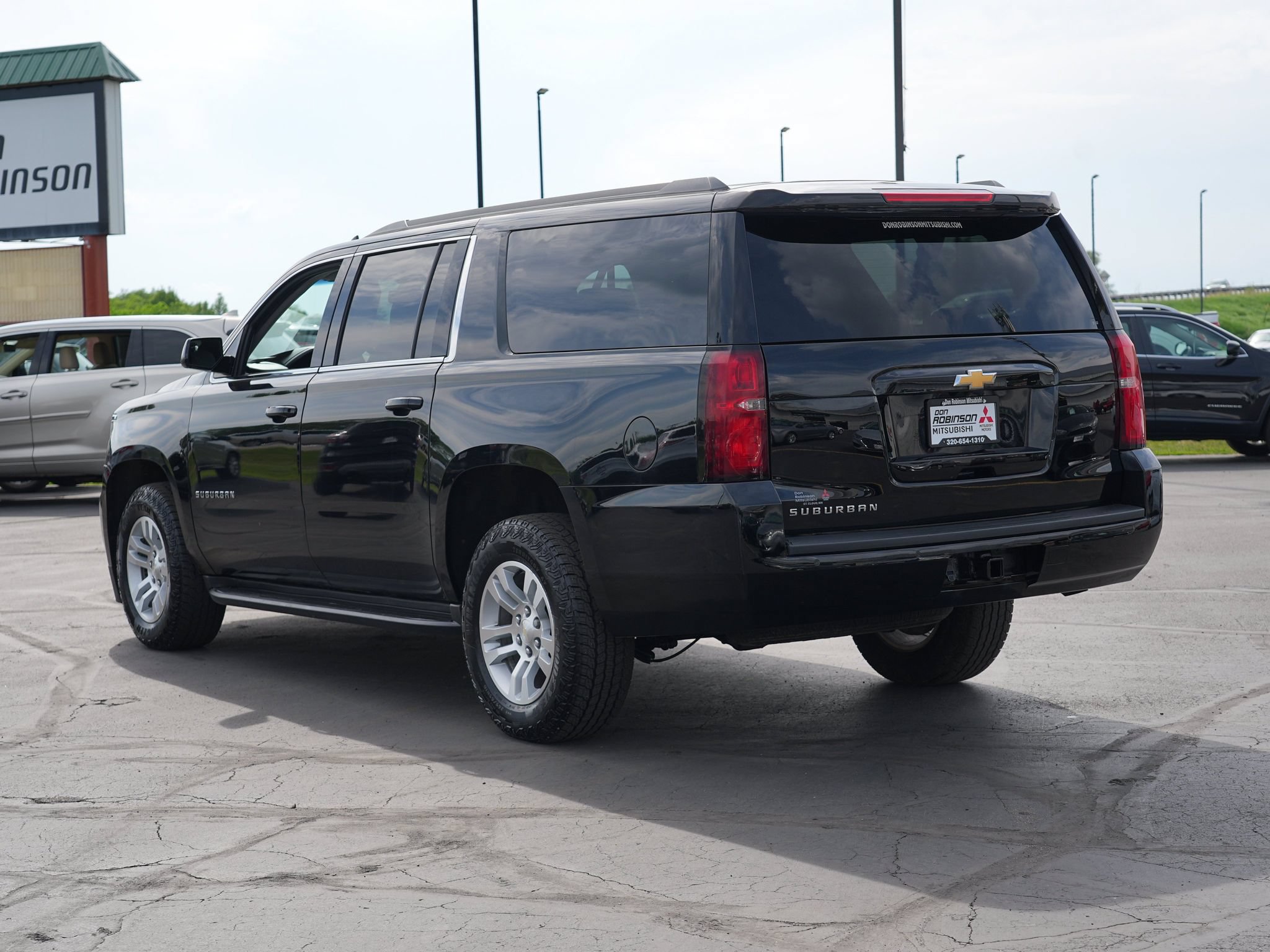 Used 2020 Chevrolet Suburban LS w/ Skid Plate Package AWD/4WD image 6