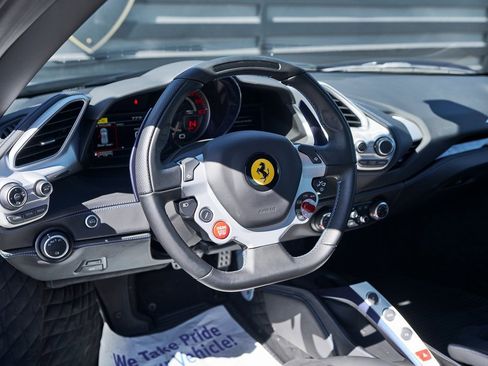 Used 2018 Ferrari 488 GTB image 38